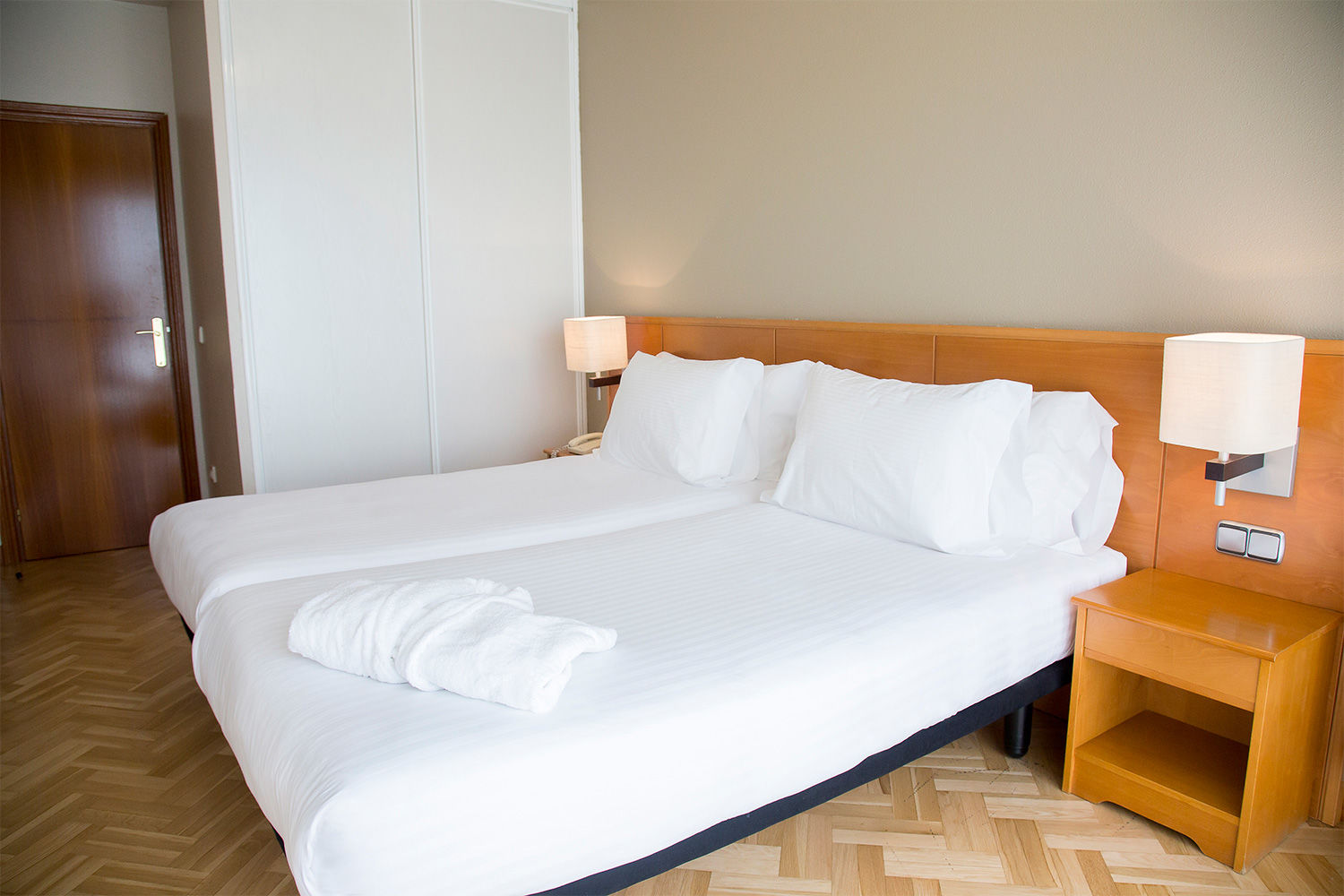 Suites Sercotel Mirasierra Pamplona Dış mekan fotoğraf
