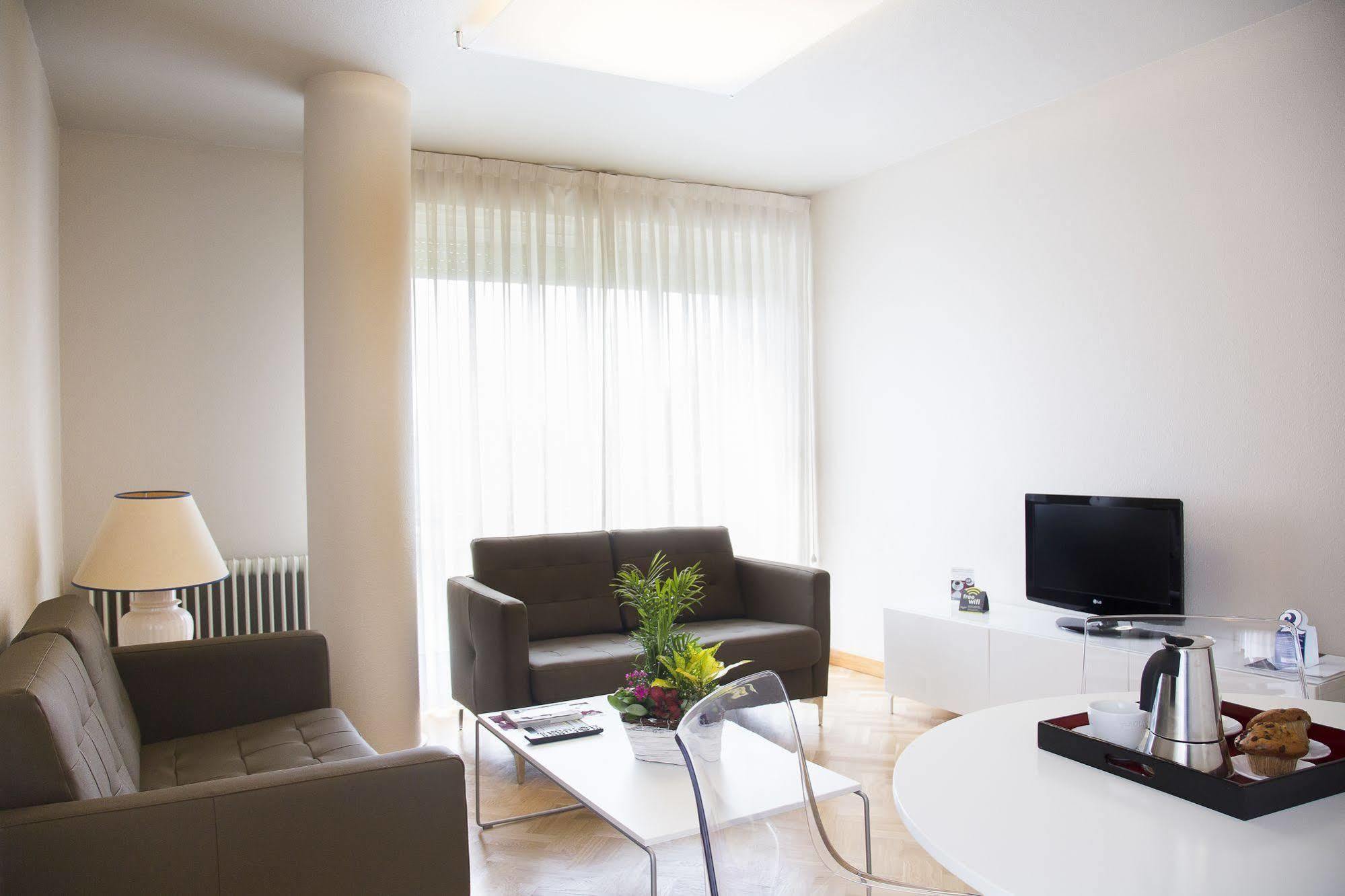 Suites Sercotel Mirasierra Pamplona Dış mekan fotoğraf